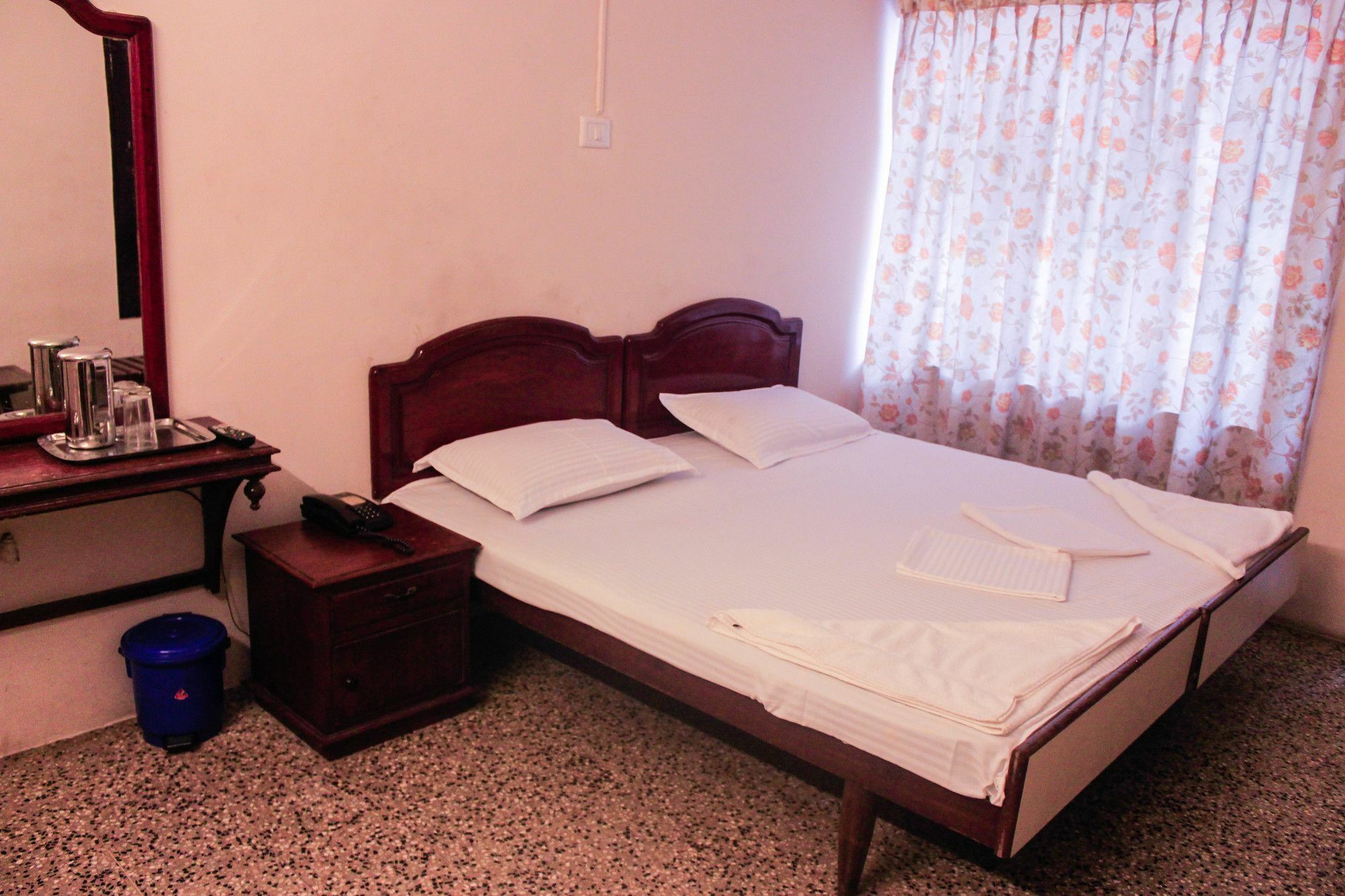 Keerthi Hotel Thiruvananthapuram Exterior photo