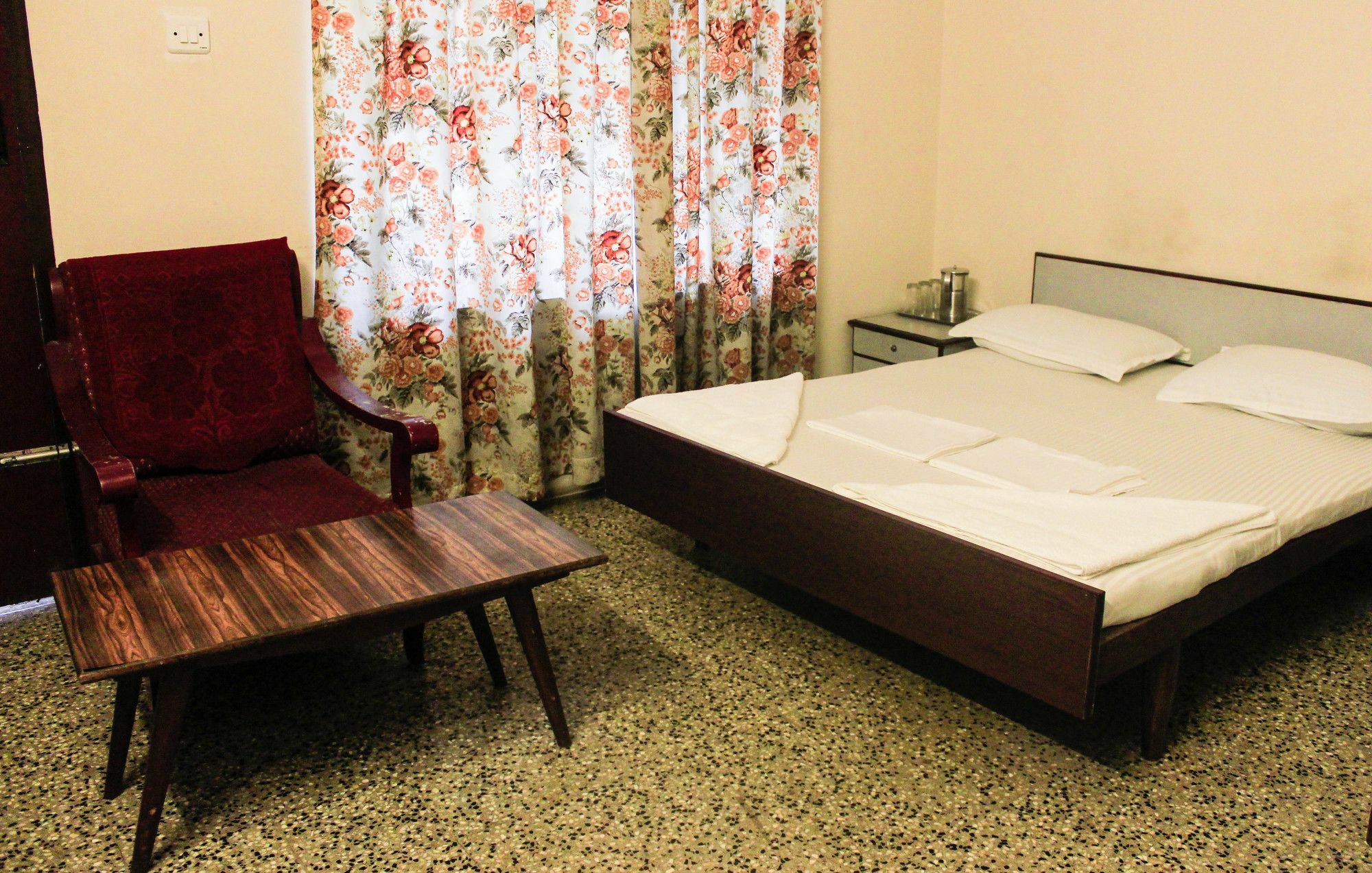 Keerthi Hotel Thiruvananthapuram Exterior photo